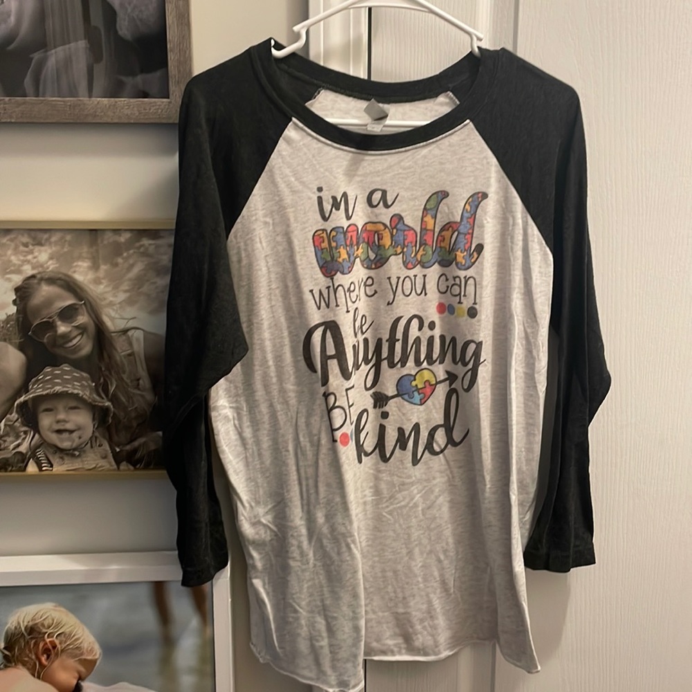 Be Kind baseball tee size medium
